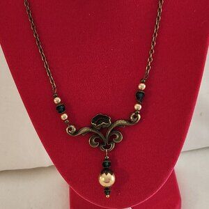 Delicate necklace & earring set green gold beads old gold hardware costume NIP